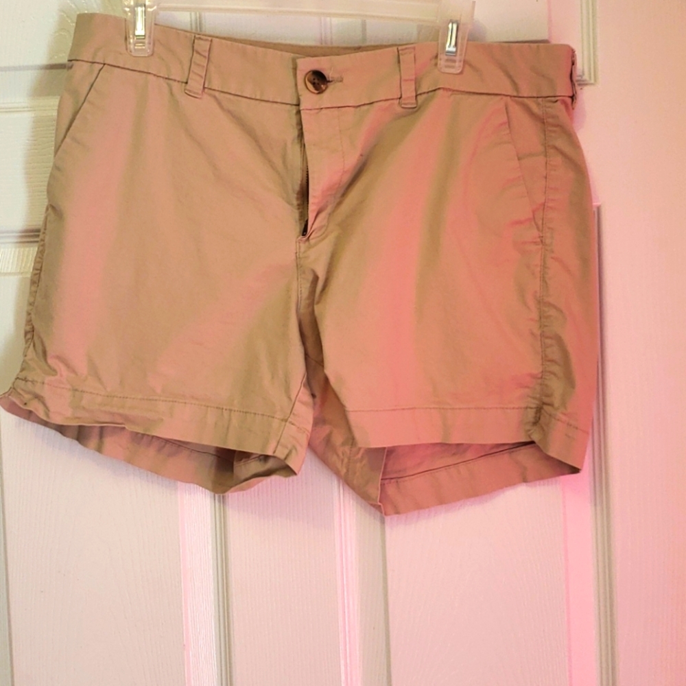 Kakhi mid rise Old Navy shorts